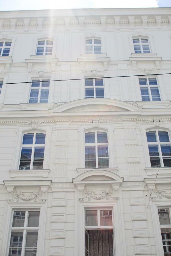 Studio Apartments Opera - Mai'S Apartments Viena Exterior foto
